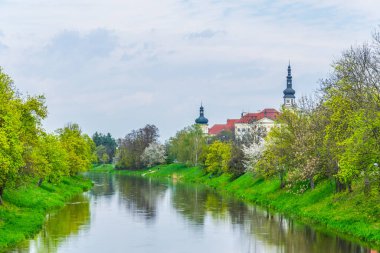 Çek Cumhuriyeti 'nin Olomouc kenti yakınlarındaki eski Hradisko manastırında yer alan bir askeri hastane manzarası