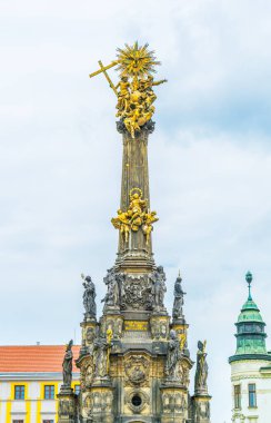 Kutsal Üçleme Sütunu, Olomouc 'un Çekoslovakya şehrindeki dünya mirası listesine yazıldı.