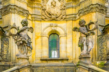 Kutsal Üçleme Sütunu, Olomouc 'un Çekoslovakya şehrindeki dünya mirası listesine yazıldı.