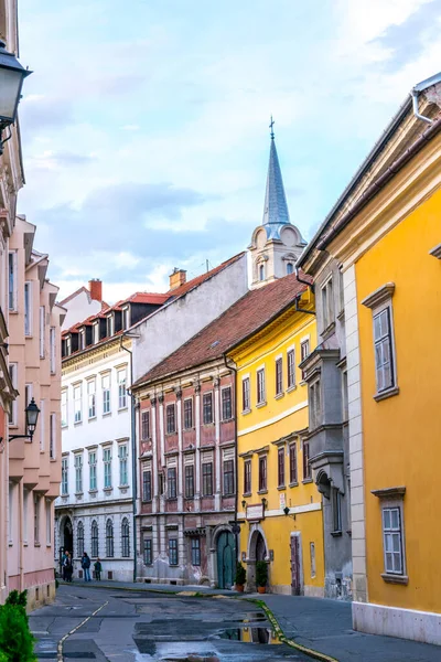 匈牙利索波隆老城狭窄的街道 — 图库照片