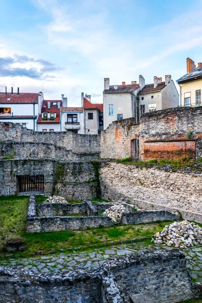 Macar şehri Sopron 'un merkez kısmının tarihi tahkimatı.