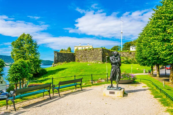 Norveç 'in Berge kentindeki eski bir kalenin manzarası