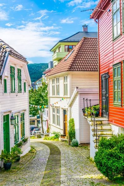Norveç 'in Bergen şehrinde eski ahşap bir ev manzarası