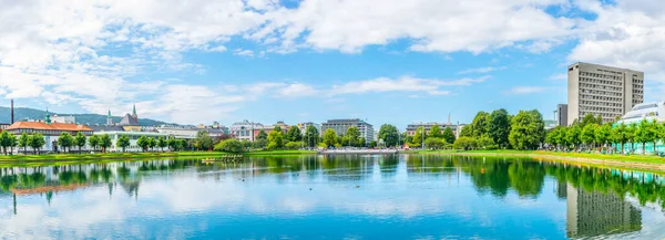 See Lille Lungegardsvannet Stadtpark Berge — Stockfoto