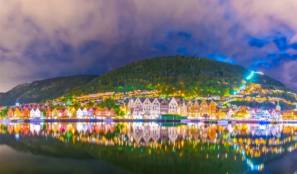 Vue Nuit Quartier Historique Bois Bryggen Dans Ville Nordique Bergen — Photo