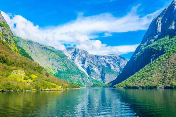 Aurlandsfjord - unesco Norwa 'daki doğal miras bölgesi.