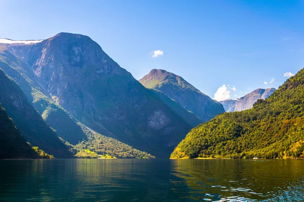 Aurlandsfjord - unesco Norwa 'daki doğal miras bölgesi.