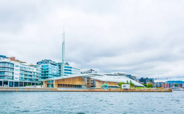 Oslo, Norwa 'da önemli sanat okullarına ev sahipliği yapan Astrup Fearnley müzesi manzarası