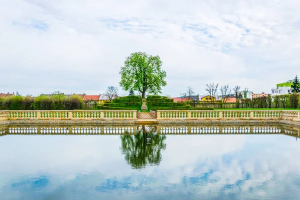 View Artificial Pond Kvetna Zahrada Garden Kromeriz Enlisted Unesco World — стокове фото