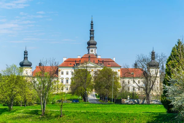 Vista Hospital Militar Situado Antiguo Monasterio Hradisko Cerca Olomouc República — Foto de Stock