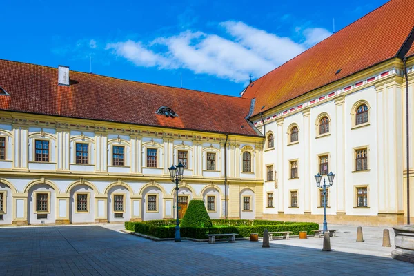 Nádvoří Vojenské Nemocnice Bývalém Hradiském Klášteře Olomouce Česká Republika — Stock fotografie