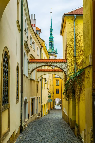 Çekler 'in eski şehri Olomouc' ta bir cadde manzarası