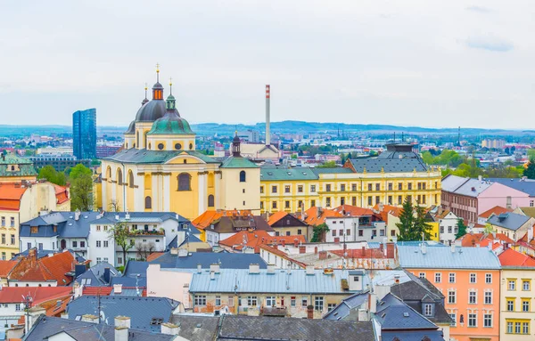 Kostel panny marie snezne churc da dahil olmak üzere Czech şehrinin hava manzarası