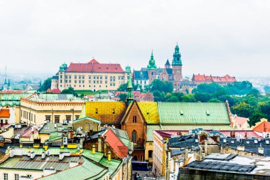 Polonya, Krakow 'daki Wawel Kraliyet Kalesi' nin hava manzarası..