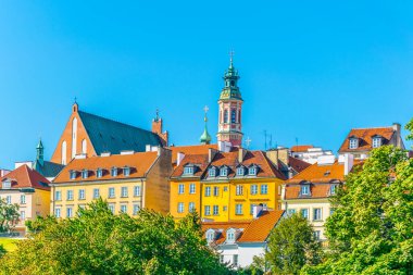 Varşova katedrali ve eski kasaba Polonya manzarası.