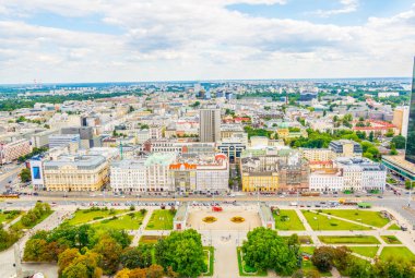 Kültür ve bilim sarayından Varşova 'nın merkezinin havadan görünüşü.