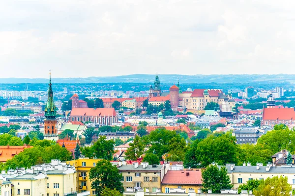 Polonya, Krakow 'daki Wawel Kraliyet Kalesi' nin hava manzarası..
