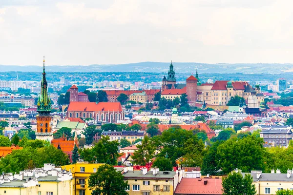 Polonya, Krakow 'daki Wawel Kraliyet Kalesi' nin hava manzarası..