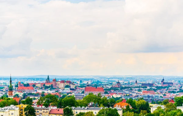 Wawel Kraliyet Kalesi 'nin ve Polonya' nın Krakow / Krakow kentinin hava manzarası..