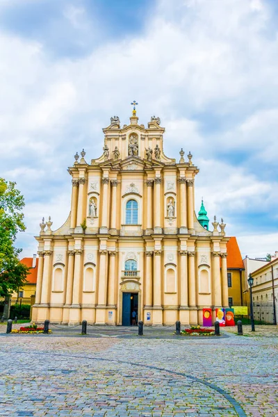 Bakire Meryem 'in Hükmü Kilisesi ve Aziz Joseph Kilisesi, yaygın olarak Karmelit Kilisesi olarak bilinir.