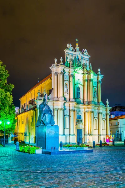 Varşova, Polonya 'da gece boyunca Karmelit Kilisesi olarak bilinen Bakire Meryem ve Aziz Yusuf' un Hükmü Kilisesi..