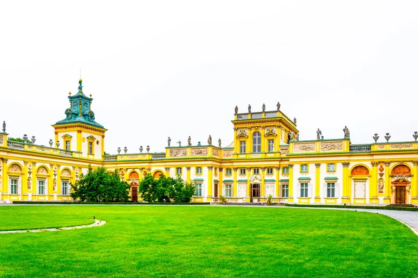 Wilanow, Varşova, Polonya 'daki Barok Sarayı manzarası 