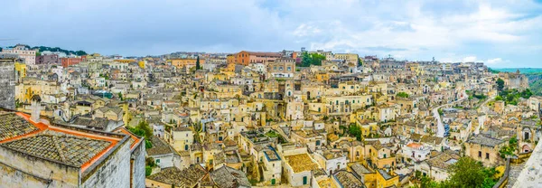 İtalyan şehri Matera 'nın çatı manzarası