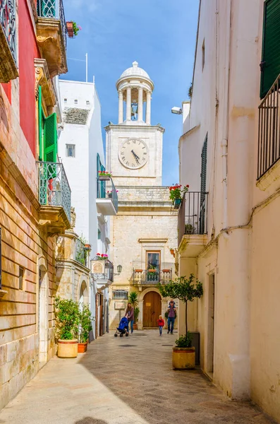 View White Narrow Street Italian City Locorotond — 스톡 사진