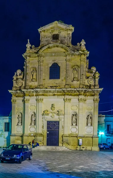İtalyan şehri Lecc 'te bir kilise manzarası