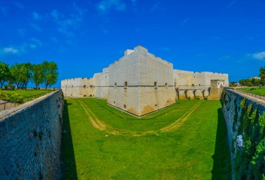 Barletta, İtalya 'daki Castello svevo manzarası
