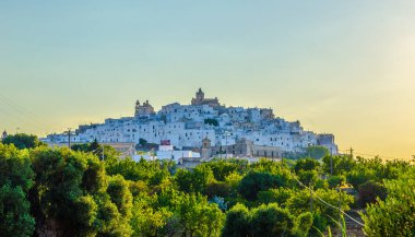 Puglia, Ital 'daki Ostuni kasabası.