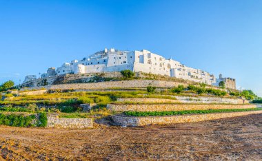 Puglia, Ital 'daki Ostuni kasabası.