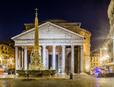Roma 'daki panteon üzerinde gece görüşü