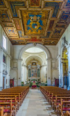 Roma 'da appia yoluyla yer alan San Sebastiano Kilisesi, Romalılar tarafından zulme uğrayan inananların zamanında Hıristiyan mezarlığı olarak hizmet veren antik yeraltı mezarlarına ev sahipliği yapmaktadır..