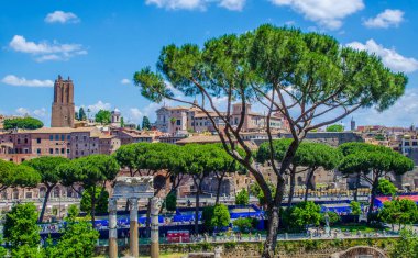 İtalya 'nın başkentinde Capotoline Tepesi' nin tepesinden ünlü Romano manzarası.