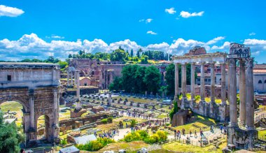 İtalya 'nın başkentinde Capotoline Tepesi' nin tepesinden ünlü Romano manzarası.
