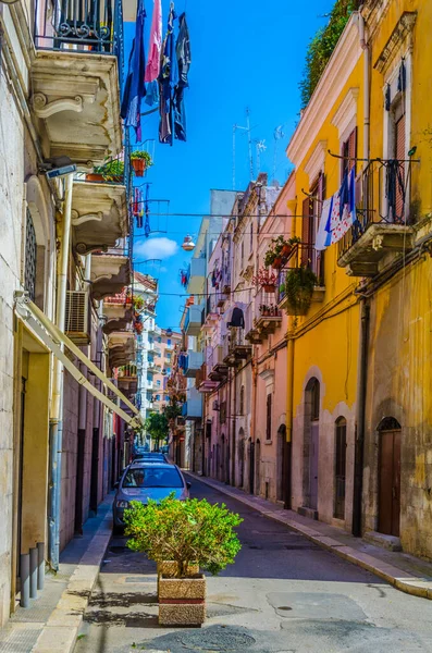 Vista Uma Rua Estreita Cidade Italiana Barlett — Fotografia de Stock