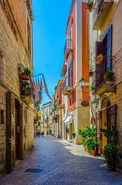 Vista Una Calle Estrecha Ciudad Italiana Barlett — Foto de Stock