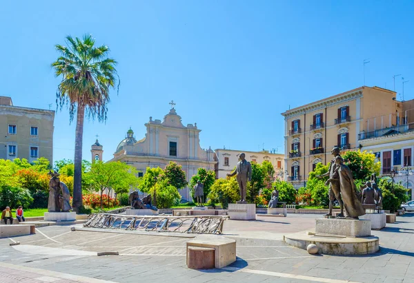 Vista Estátuas Piazza Umberto Giordano Foggia Itália — Fotografia de Stock