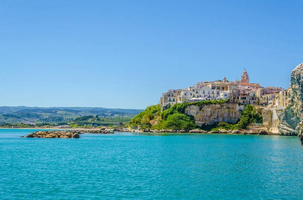 İtalyan şehrinin kıyı şeridi manzarası