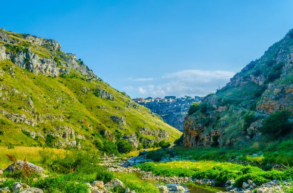 Cidade Italiana Matera Cercado Por Natureza Intocada Cheia Colina Vales — Fotografia de Stock