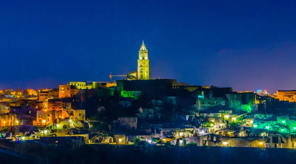 İtalyan şehri Mater 'in Gece Manzarası