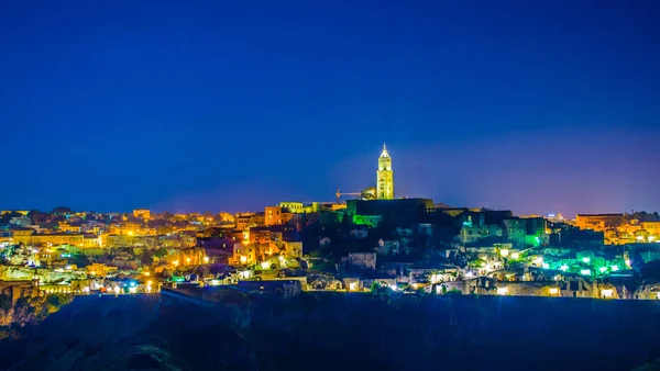 İtalyan şehri Mater 'in Gece Manzarası