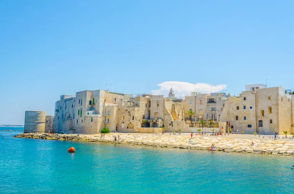 İtalyan kenti Molfett 'in kıyı şeridinde inşa edilmektedir.