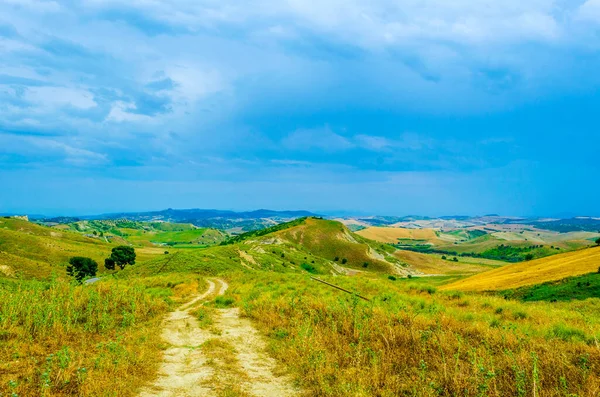 İtalya'da Basilicata bölgesi manzara