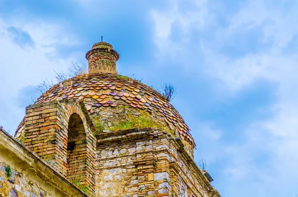 Deprem sonucu ağır hasar gören İtalyan hayalet şehri Craco 'nun görüntüsü