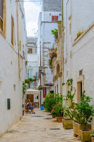 View White Narrow Street Italian City Locorotond — 스톡 사진