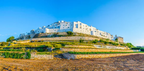 Puglia, Ital 'daki Ostuni kasabası.