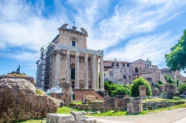 Every Year Thousands Tourist Stroll Ruins Forum Romanum Italian Capital — Stockfoto