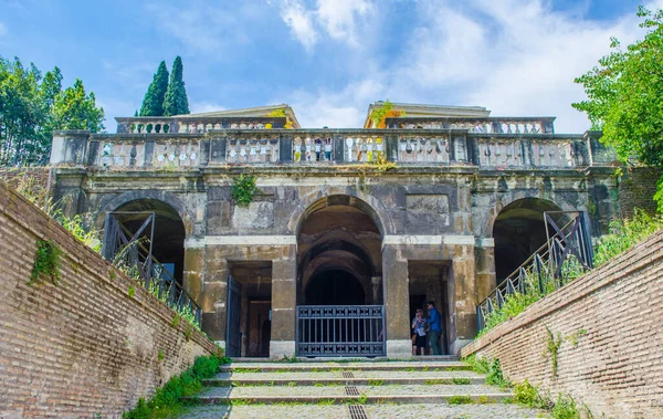 Every Year Thousands Tourist Stroll Ruins Forum Romanum Italian Capital — ストック写真